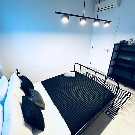Ostello Luxury Rooms, Ideal For Tourists