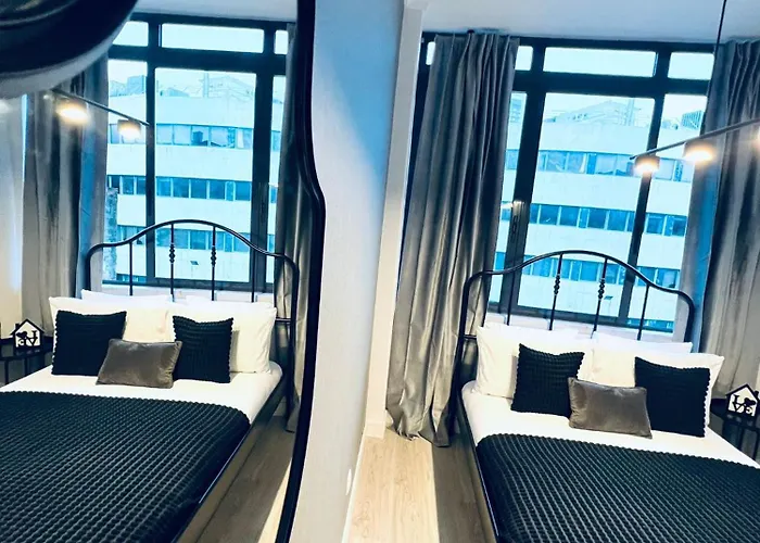 Luxury Rooms, Ideal For Tourists Hostel