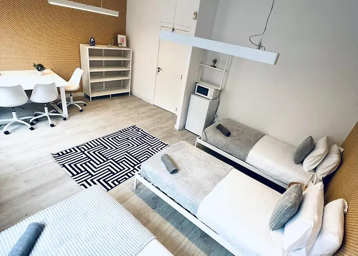 Hostel Luxury Rooms, Ideal For Tourists *