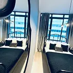 Luxury Rooms, Ideal For Tourists אכסניה