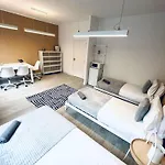 Luxury Rooms, Ideal For Tourists אכסניה *