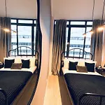 אכסניה Luxury Rooms, Ideal For Tourists