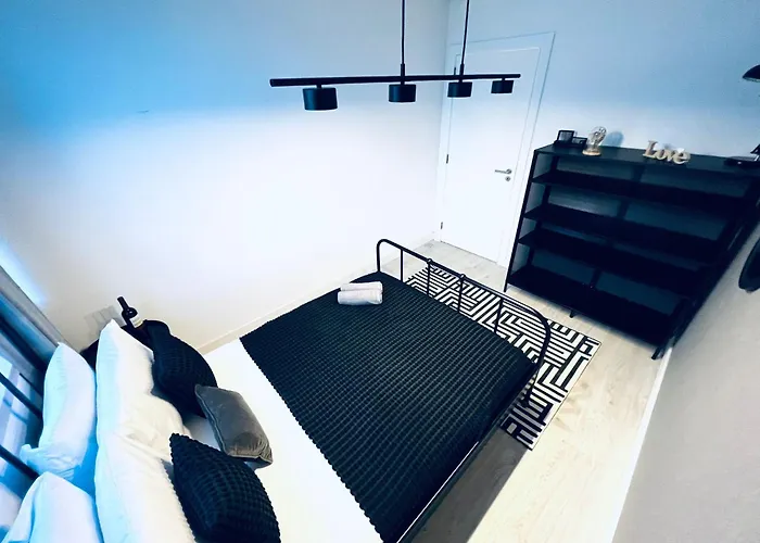 אכסניה Luxury Rooms, Ideal For Tourists *